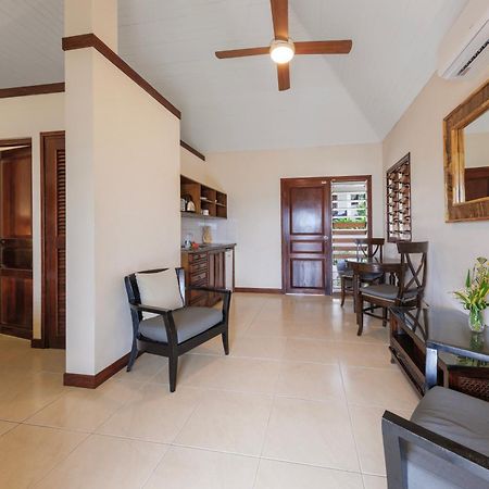 Mangoes Resort (Adults Only) Port Vila Exteriör bild