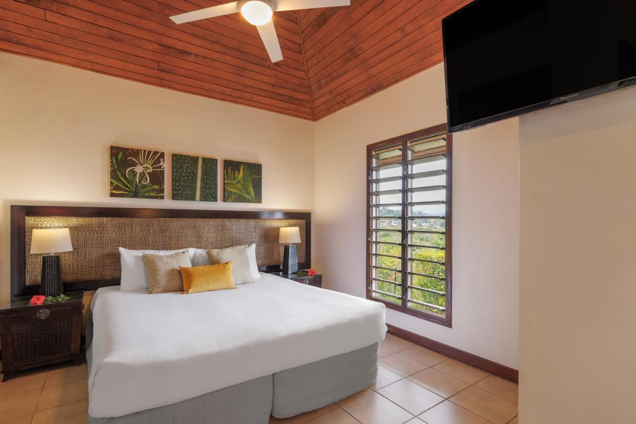 Mangoes Resort (Adults Only) Port Vila Exteriör bild