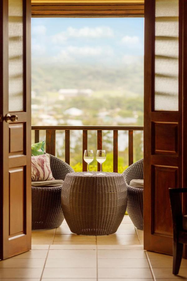 Mangoes Resort (Adults Only) Port Vila Exteriör bild