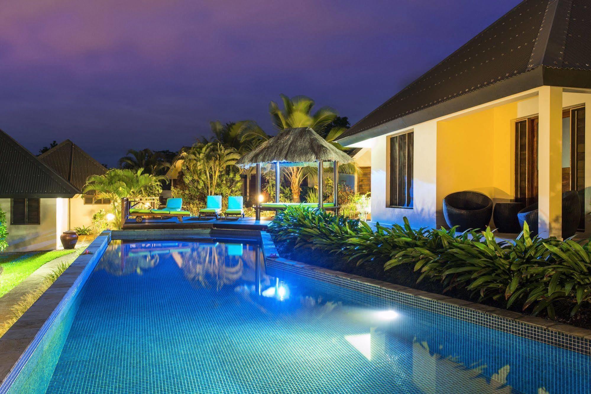 Mangoes Resort (Adults Only) Port Vila Exteriör bild
