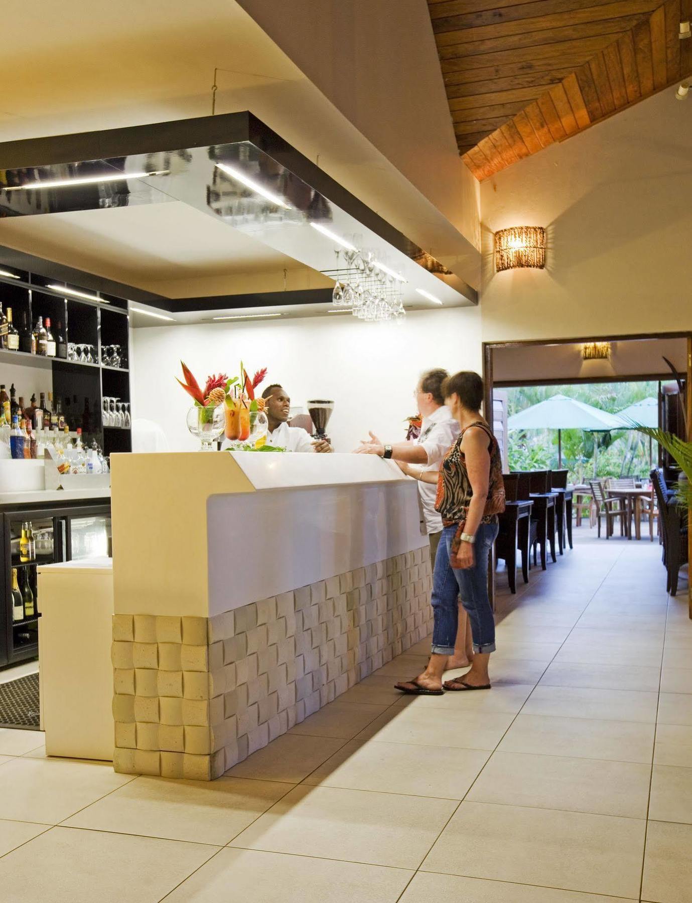 Mangoes Resort (Adults Only) Port Vila Exteriör bild